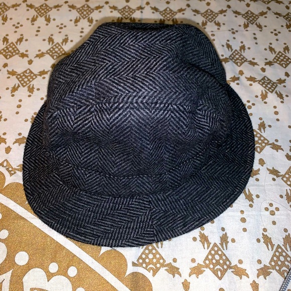 Tommy Hilfiger  UNISEX hat - Picture 2 of 3
